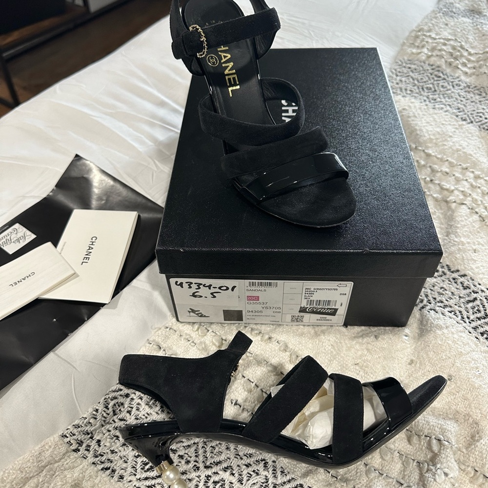 Authentic Discontinued & Rare Chanel Buckle Suede Upper Heels size 36.5 - Picture 5 of 8